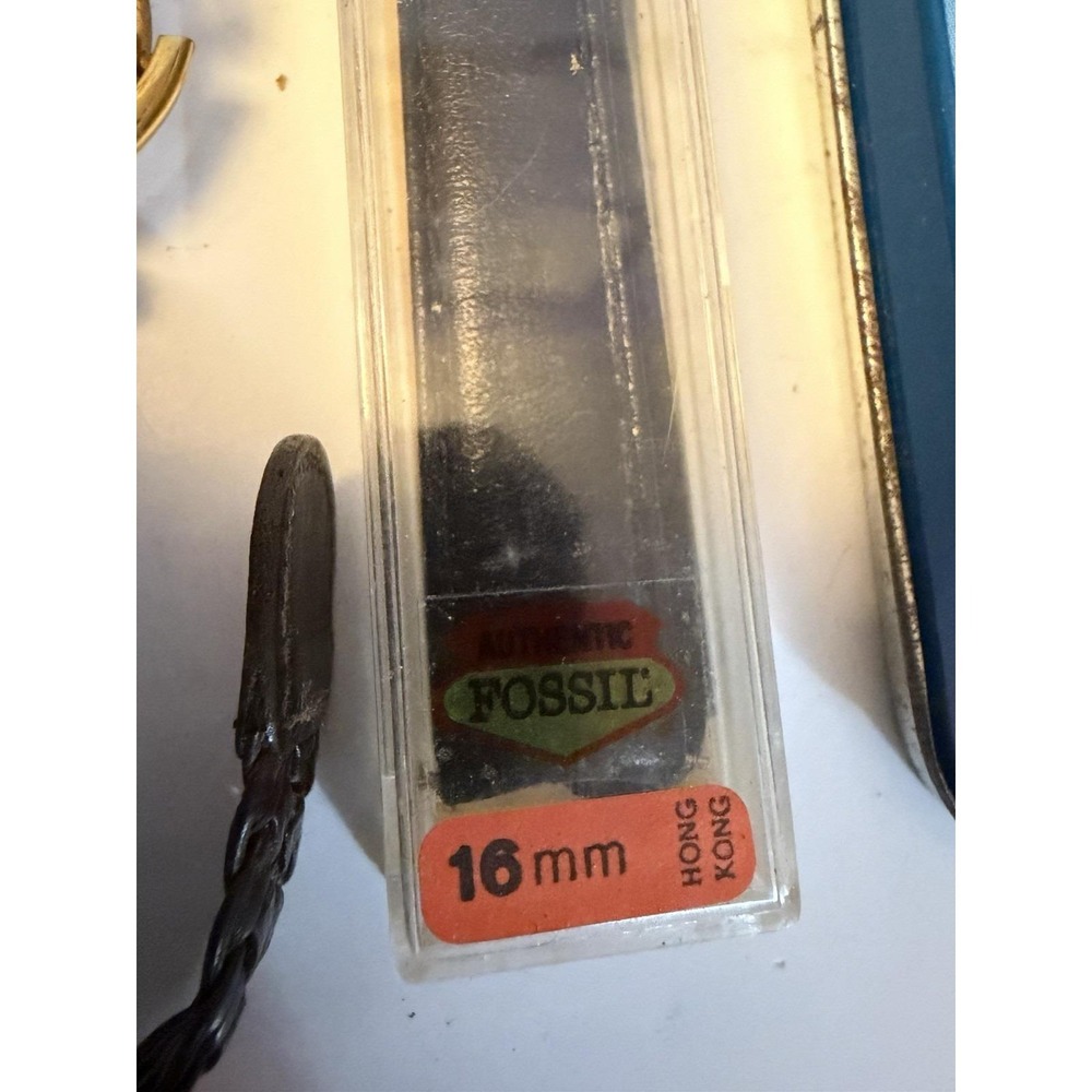Vintage Fossil Woman's Watch 9244 Non Working Leather Band Metal Case Extra Band - Picture 8 of 14
